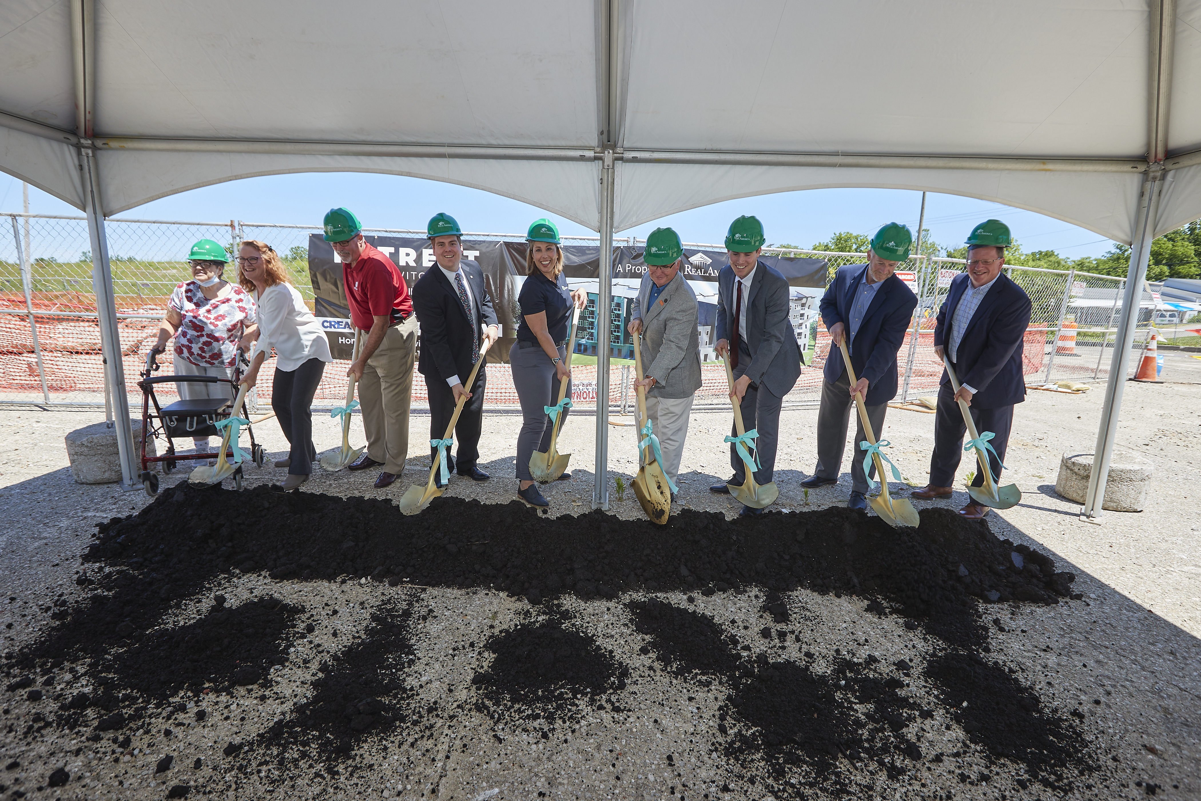 Mayor Hamitlon Participating in Groundbreaking